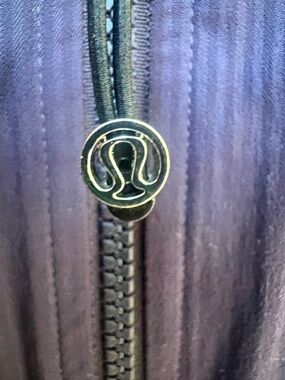 💜lululemon athletica Purple Zip-Up Jacket (Reversable)💜